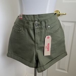 NWT Levi's Green Mid Length Shorts